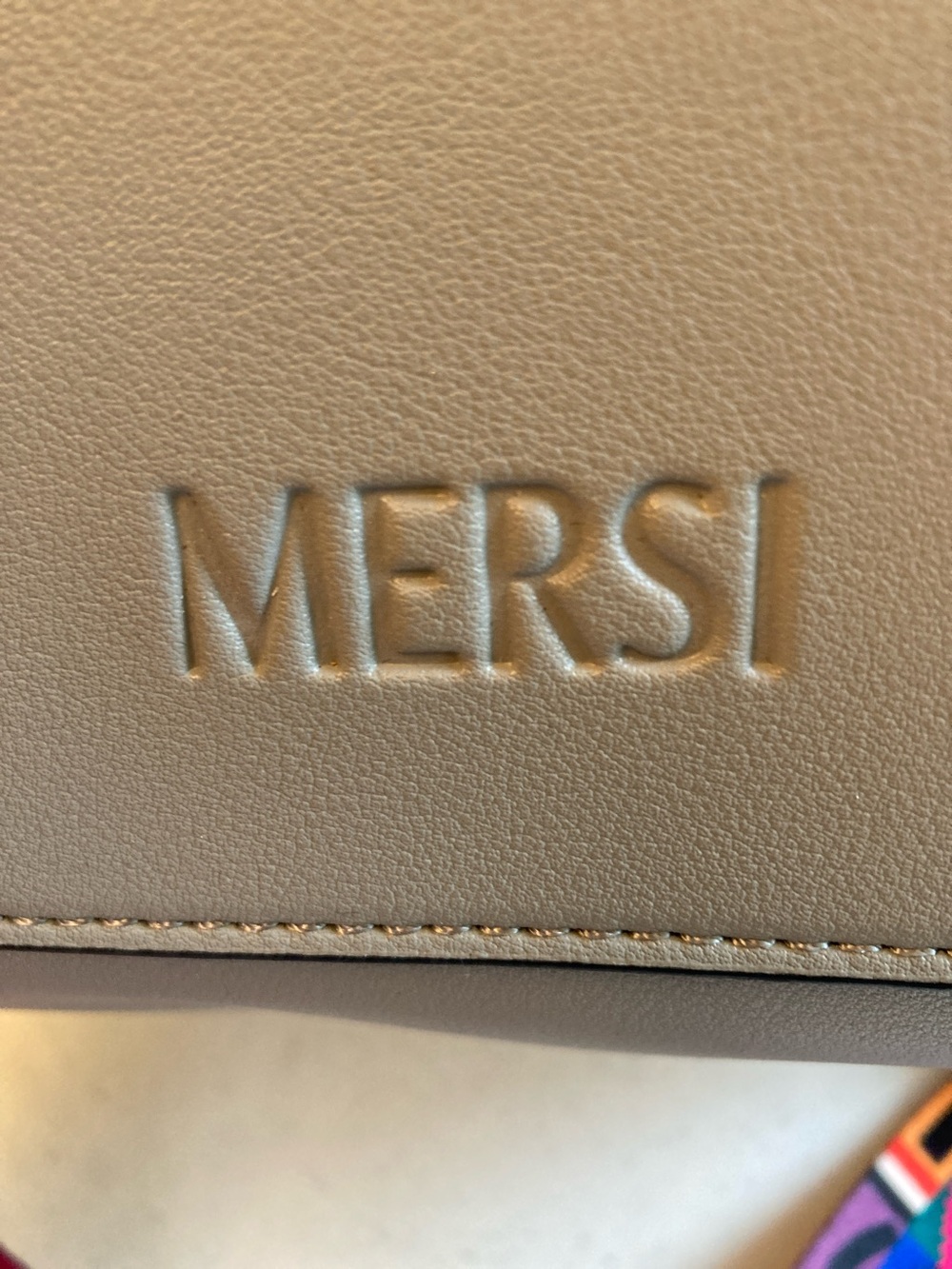 NWOT Mersi Vegan Leather Shoulder Bag with Colorful Strap - Picture 2 of 14